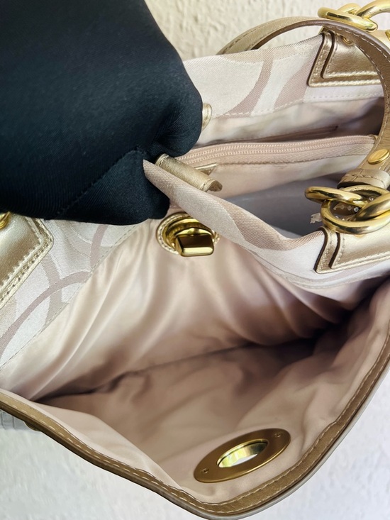 Coach Penelope Optic Signature Carryall - Picture 8 of 12